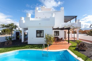 villa in corralejo for rent