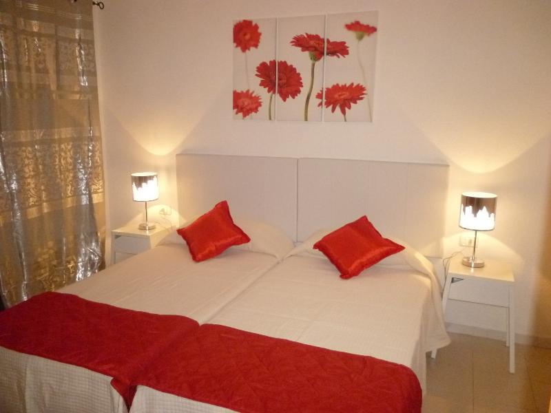 Holiday Apartments on Andalucia TenerifeHolidays 4U