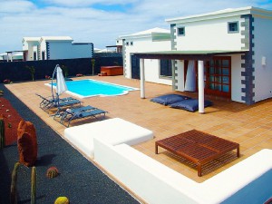 Playa Blanca Villa to Rent with Air Con