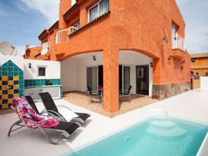 holiday villa to let in corralejo