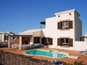 playa blanca villa to rent