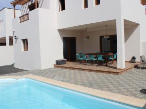 costa teguise villa rental
