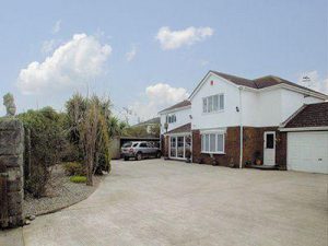 torquay cottages with hot tub