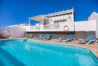 lanzarote villa with gated pool