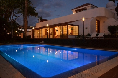 villa for rent in playa de las americas