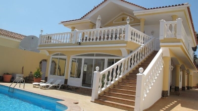 callao salvaje holiday villas
